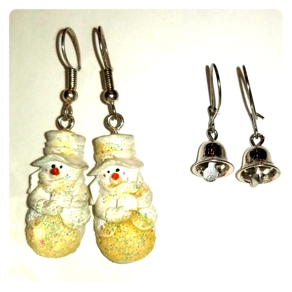 ❗5 For $2️⃣5️⃣ Bundle Sale❗️Christmas Snowmen & Bells Earrings